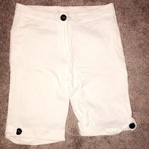 🔴Size small Bermuda shorts from Venus
